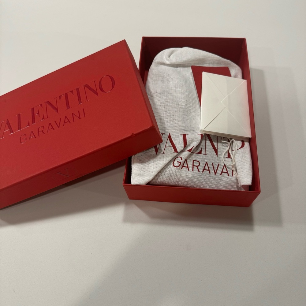 NWT/NIB VALENTINO GARAVANI BROWN LEATHER CROSSBODY PHONE HOLDER, UNISEX
